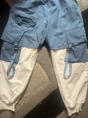 Two tone cargos